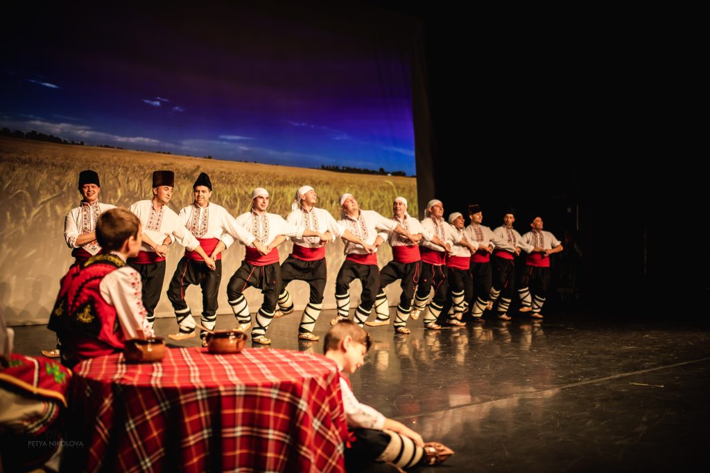 Юбилеен концерт-спектакъл на ансамбъл „Фолклорна магия“ – „Магията продължава“